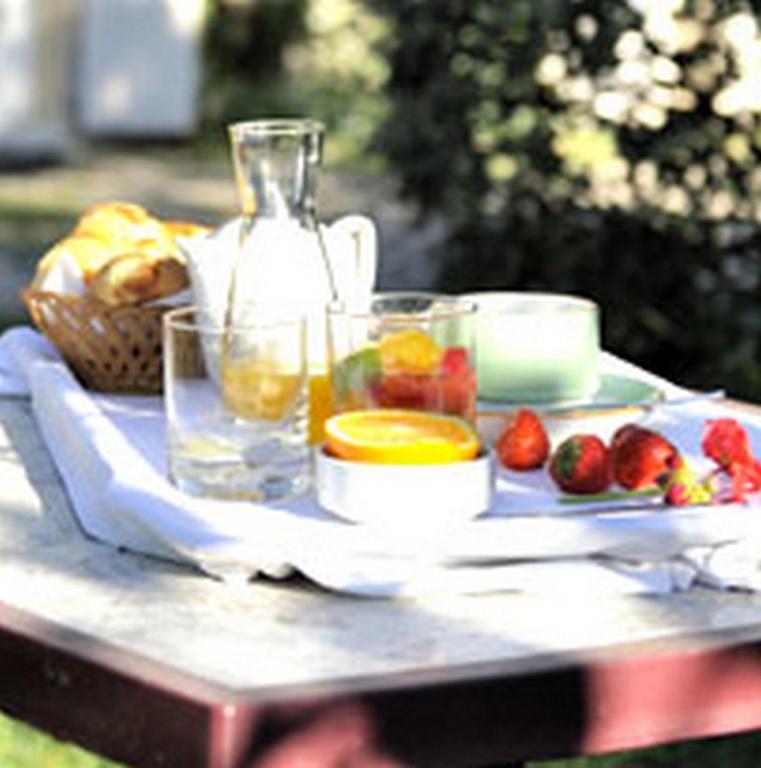 Le Compostelle Hotel Vezelay Exterior photo