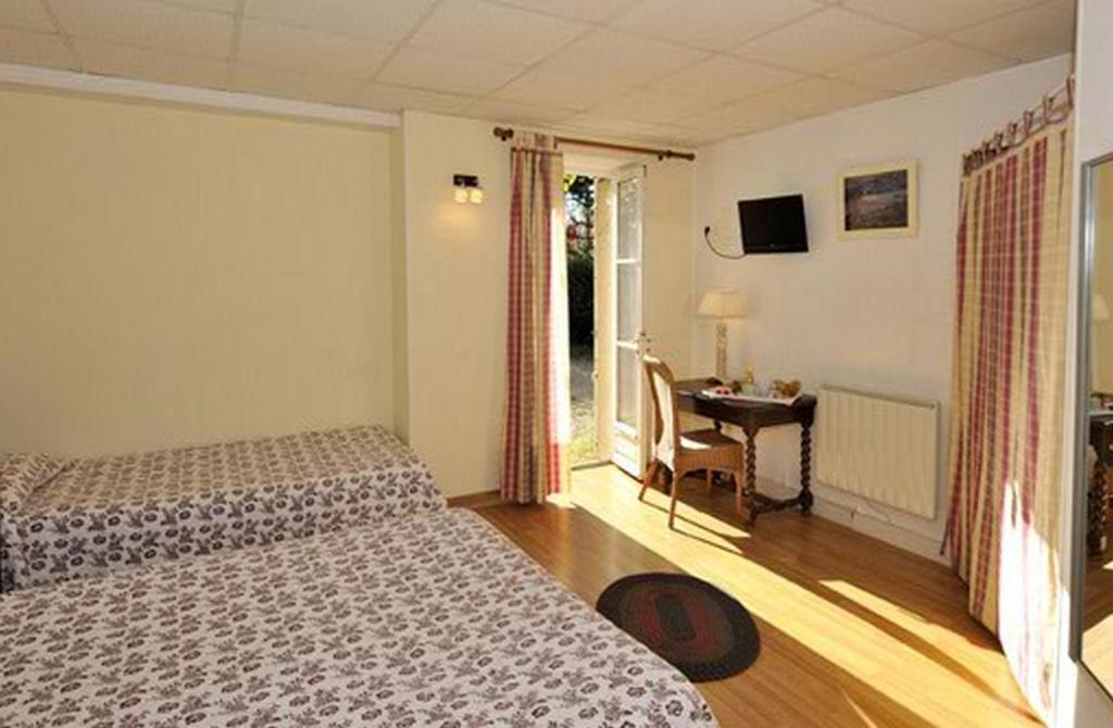 Le Compostelle Hotel Vezelay Room photo