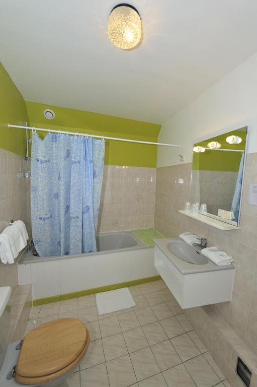 Le Compostelle Hotel Vezelay Room photo