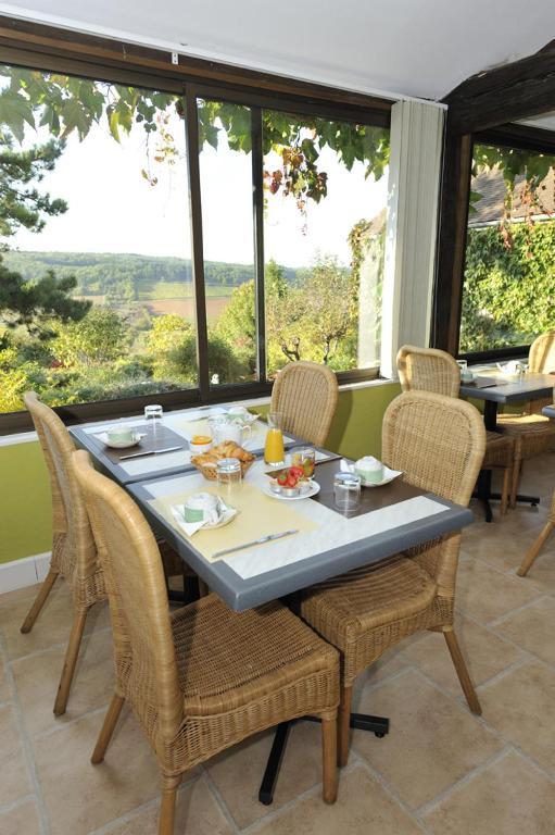 Le Compostelle Hotel Vezelay Exterior photo
