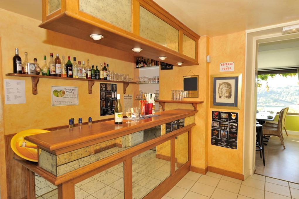 Le Compostelle Hotel Vezelay Exterior photo